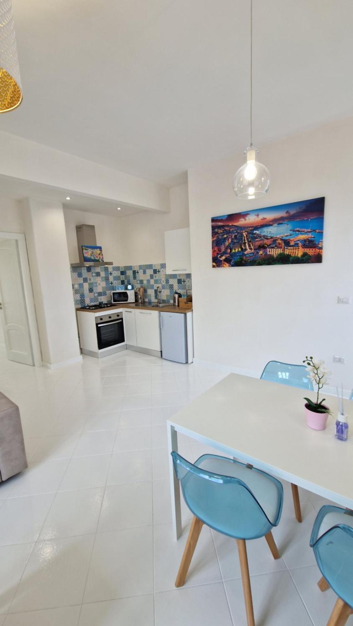 Apartment Blumarine In Neapel